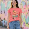 مدل دختر با تیشرت با طرح خانم هلو (نسخه Peachy Power)